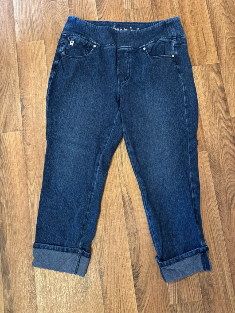Pull-On Dark Blue Capri Jeggings with Cuffed Hem